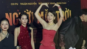 Fan Trung đến tận TP.HCM ủng hộ Chi Pu ra mắt phim
