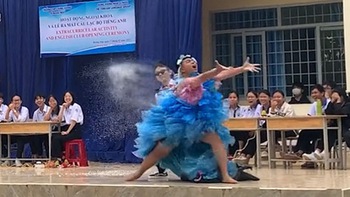 Elsa phiên bản phép thuật chạy bằng cơm