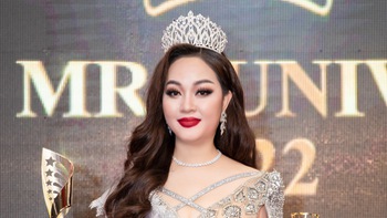 Hoàng Thanh Nga xuất sắc đoạt giải á hậu 1 Mrs Universe 2022 tại Bulgaria