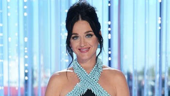 Katy Perry cư xử thô lỗ, ê kíp American idol muốn cắt hợp đồng