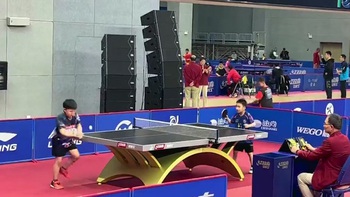 Bé trai cay cú vì đối thủ phát bóng bàn quá kỹ thuật