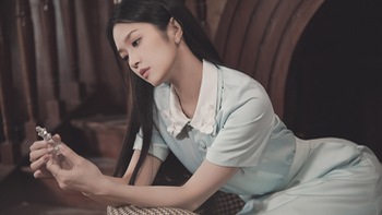 Suni Hạ Linh 'leo' Top 1 Trending Music
