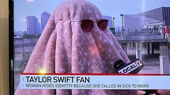 Ảnh vui 2-7: Một fan Taylor Swift trốn làm đi đu idol ở Singapore