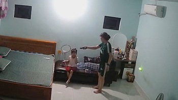 Video hài nhất tuần qua: Chồng rén ngang khi thấy vợ dạy con qua camera