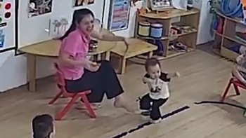 Video hài nhất tuần qua: Cô giáo cười sảng khi trò nhảy siêu ngầu