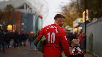 Man Utd sẽ cung cấp băng vệ sinh cho nam giới tại Old Trafford