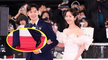 Lee Je Hoon đi 'guốc' dự lên thảm đỏ Rồng Xanh 2024