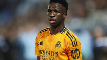 Vinicius bị cáo buộc ‘xem lậu’ trận đấu của Real Madrid