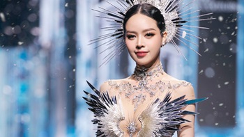 Hoa hậu Thanh Thủy diễn vedette tại Vietnam Beauty Fashion Fest 10