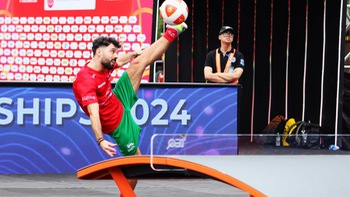 Thú vị giải teqball vô địch thế giới trên phố đi bộ Nguyễn Huệ