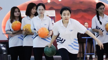 Sinh viên ngành y TP.HCM chơi bowling là môn thể chất