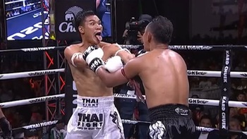 Võ sĩ lè lưỡi lêu lêu bị Saenchai hạ knock out