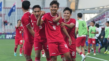 Thắng U23 Úc, cổ động viên ví U23 Indonesia đá như tuyển Anh