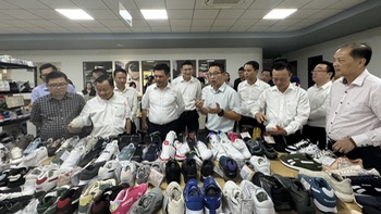Lo da giày phụ thuộc nguyên liệu ngoại, đề xuất lập trung tâm giao dịch