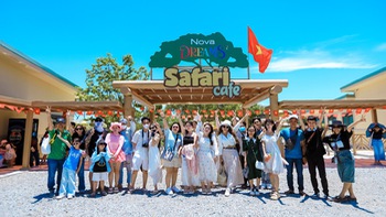 Du khách hào hứng với Carnival NovaWorld Phan Thiet