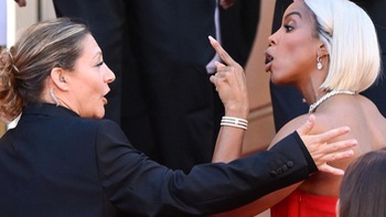 Kelly Rowland 'náo loạn' mắng nhân viên an ninh ngay trên thảm đỏ Cannes