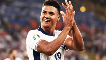 ‘Thần cơ diệu toán’ Ollie Watkins