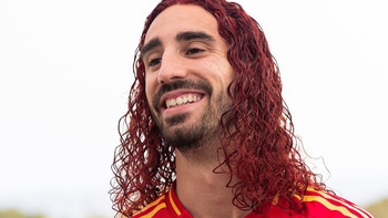 Cucurella giữ lời hứa nhuộm tóc đỏ sau chức vô địch Euro 2024