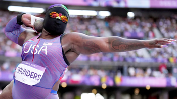 ‘Hulk’ Raven Saunders gây chú ý tại Olympic 2024