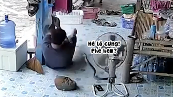 Thanh niên hoảng hồn vì đang ngủ thì có 'bé Na' ghé thăm