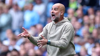 HLV Guardiola chi 21,4 tỉ đồng tặng nhân viên của Man City