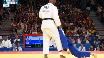 Võ sĩ judo Hàn Quốc 83kg bị ‘gã khổng lồ’ Teddy Riner xách cổ