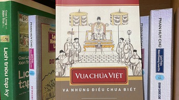 Tiếu ngạo cùng… vua chúa Việt