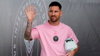 Messi có biết nói tiếng Anh không?