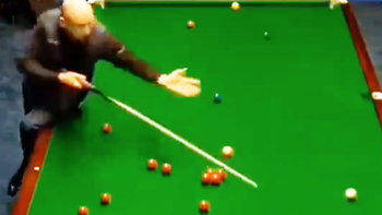 Đánh bi không vào lỗ, cơ thủ billiard giận dỗi bỏ cuộc sớm