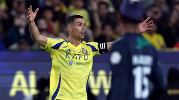 Ronaldo được mời ở lại Al Nassr với lương 13,4 tỉ đồng mỗi ngày