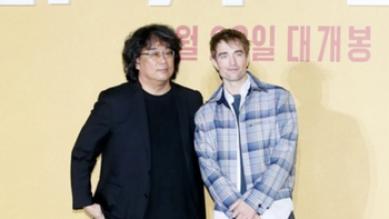 Robert Pattinson khen đạo diễn Bong Joon Ho hết nấc