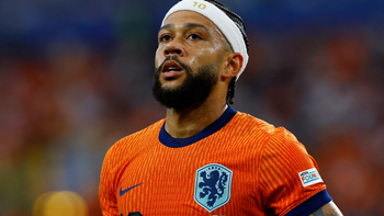 Say xỉn lái siêu xe, Memphis Depay bị tù treo