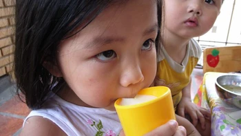 “Gập ghềnh” chương trình Sữa học đường: Người cần chưa có...