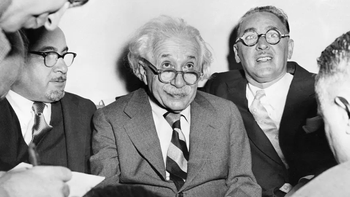 Ai sở hữu hình ảnh Einstein?