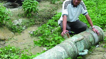 Ba khẩu thần công trên con tàu cổ