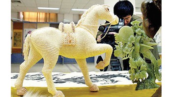 Trung Quốc: Nhã hối lên ngôi