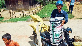 Chợ về bản