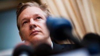Wikileaks ai tiết lộ ai?