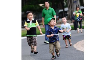 Chỉ cần có ai ở nhà, đang đợi...