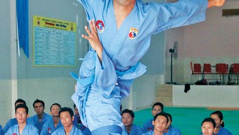 Tìm huy chương trên đất khách