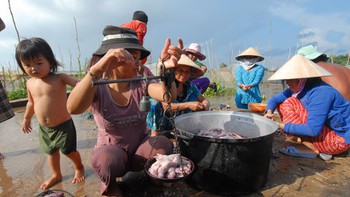 Chợ ven đường