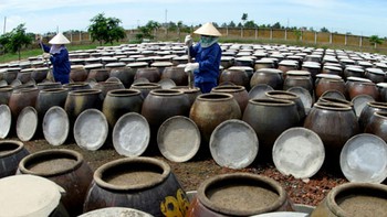 Nước mắm trong những mảnh sử rời