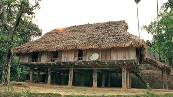 Người Mường ngại ở nhà sàn?