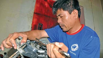 Người sửa tàu ở Trường Sa