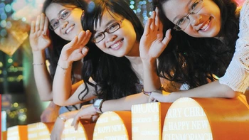 Làm đẹp phố phường đón Tết 2012