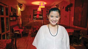 Trên những lối riêng