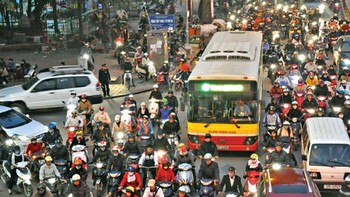 Xe ưu tiên cũng... thiếu ý thức?