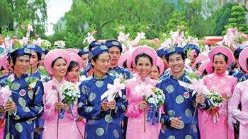 Tân, nhưng mà... kỳ!