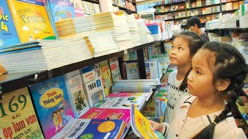 Cứ nghĩ sách là một sản phẩm tiêu dùng bình thường đi