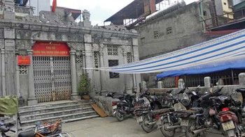 Chuyện cũ ở một lăng mộ đá